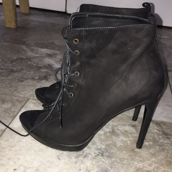 BURBERRY BLACK REAL LEATHER LACE UP PLATFORM PEEPTOE EUC BOOTIES SIZE EU… - Picture 6 of 11
